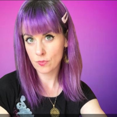 I help female entrepreneurs overcome the root causes of self-sabotage so they step into their next level of success.