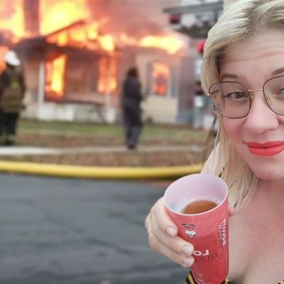 Marraine14's profile picture. Entre Lille et Lyon. J'adore RT vos bêtises.