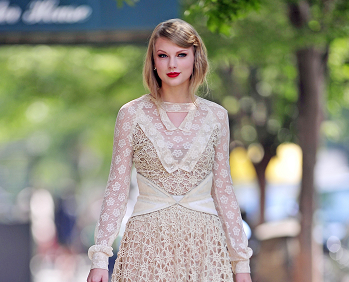 Molly, 13y/o. Share for @taylorswift13's pict and many more (like quiz, fact, etc etc). Wanna collect for Swift Pict? Follow me!