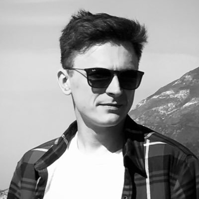 fullstack на js / тимлид от бога / юный миколог / свалил из в кремниевой долины / пишу, как зарабатывать $500k