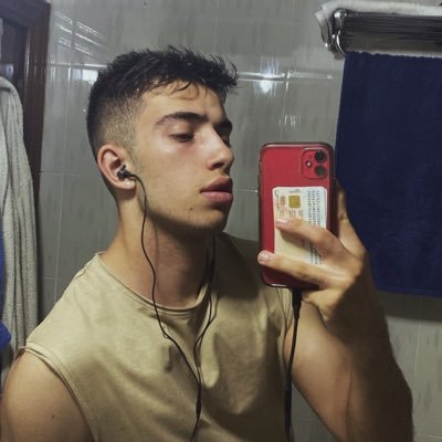 hectorreeee's profile picture. algo sugerente https://t.co/A2BvExmgps