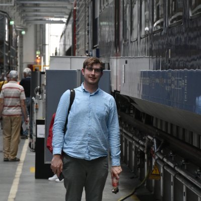 Mr. | Español medio guiri | Nepbelg | 🇪🇺 | grapjas | 🚂✈️🚴🍻📸