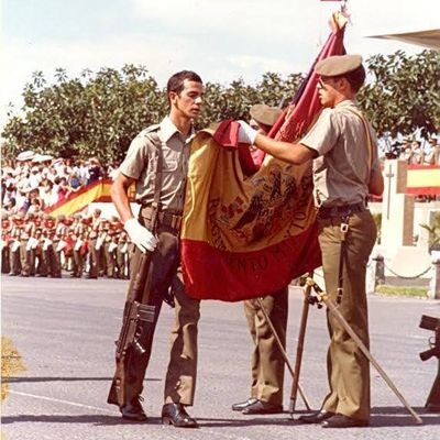 Mi futuro siempre ha sido mejor que mi pasado, por eso siempre camino hacia adelante sin miedo a nada ni a nadie.
FUERZA Y HONOR.
IRA Y FUEGO 
💚🇪🇦💚🇪🇦