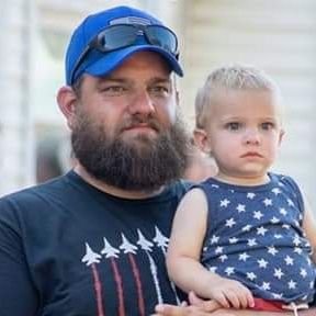 halong55's profile picture. Just a guy. An un-memorable fella that does his best.