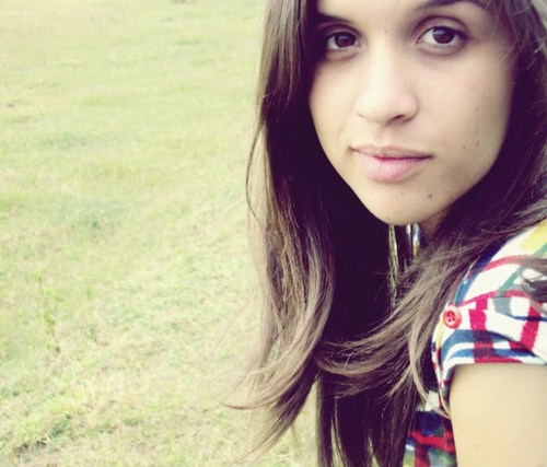 E se me achar esquisita, respeite também. até eu fui obrigada a me respeitar. (Clarice Lispector) 
Instagram: dfsales20 ;)