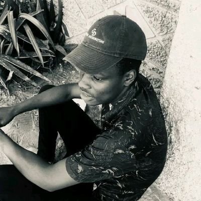 Hustler 💯
Smartphones, Laptops and Electrical gadgets
seller
Recording Artist 🎧
Real Madrid🤍
TikTok @tk_wacho
IG @tk_wacho_
fb @takudzwabute
