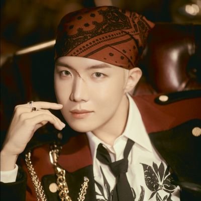 ang_taehyung's profile picture. I am not a fan. I am part of the family @BTS_twt | BTSxARMY