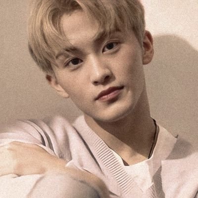 selophileya's profile picture. she/her