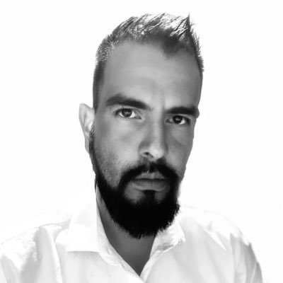 MEDICO INTERNISTA. MEDICO POR CONVICCIÓN. CHIVA DE CORAZON.BOHEMIO DE AFICIÓN Y AMIGO DE LA FARRA