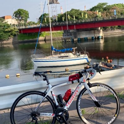 アラフィフでも挑戦し続ける事。 まだまだやりたい事沢山。 山や自転車など。そんなオヤジ。YouTubeもよろしくお願いします! 無言フォロー失礼します。フォローバックも致しますよ!
