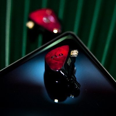 NEW HIFI BRAND
CALLA Ttitanium-Plated Single Dynamic IEM
LILY:Singel Balance Armatue IEM
BLUELOVER:12 Balance Armatue IEM