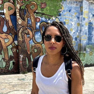 African diaspora fiction, Black feminism & solidarity 🌍 
Lecturer in Global Anglophone Literature @RHULEnglish, editor @FeministReview_, playlist queen.