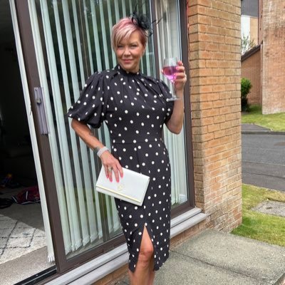 HayleyGee_nanu's profile picture. what you see is what you get 😇. T1D, mother of 3 beautiful girls. 3 beautiful granddaughters. 3 French bulldogs… 4 ex husbands 😂😂