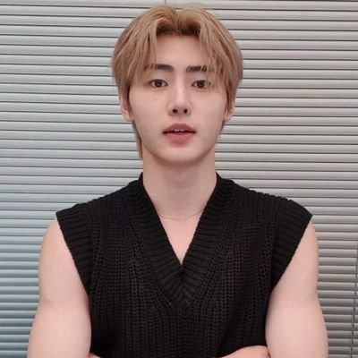 avisells's profile picture. ⨾✶ :) #avisellsproofs - rules : #aviaccrules