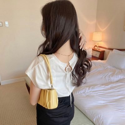 Rina17583249's profile picture. 