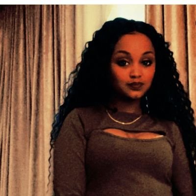 belen13052715's profile picture. Happy