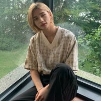 𝐋𝐮𝐧𝐚ॐ 2.0 (reserva) (@hwghyjiart) 's Twitter Profile