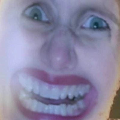 ZassyqueenQ's profile picture. lurker and replying to randos
