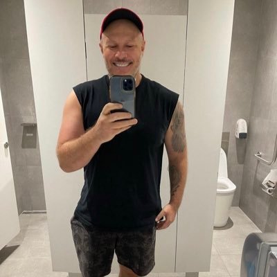 frank99771778's profile picture. 