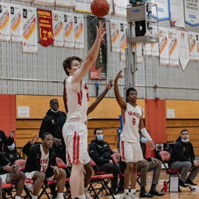 6’6 wing class of 2023 | CCAA All-Canadian | @saintrosembb | @vcbballD1 | Netherlands National Team Member | 4.0GPA | louisdaoust8@gmail.com 438-506-8004