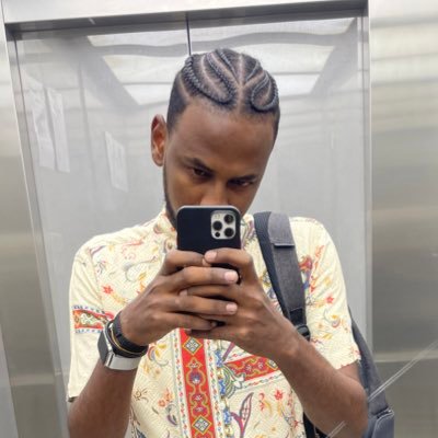 iOS Developer. Swift, SwiftUI and Apple trends 📱💻 Manchester United fan 👹 I can’t say no for a cup of coffee ☕️