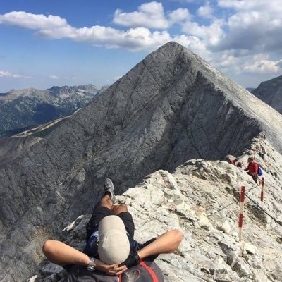 tonkataaaa's profile picture. ¯\_(ツ)_/¯

web developer