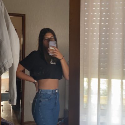 emilyteixeira__'s profile picture. insta: emilyteixeiraa