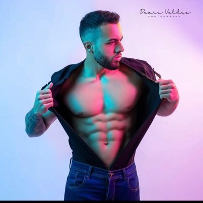 rzbarberfit's profile picture. 