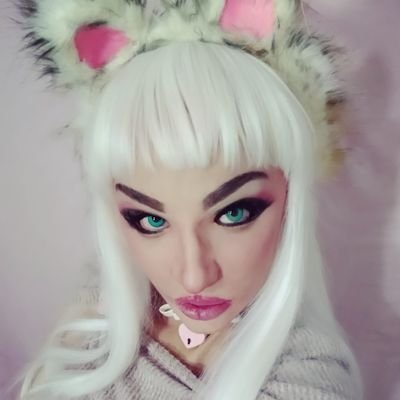 Masked Fetishist Doll Model. Into Masks, Silicone, Latex, Dress up and costumes! Mostly a nerd and yes I am female female masker😉