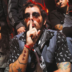 Twitter dedicado ao grande Tico Santa Cruz poeta,cator,escritor lider da banda Detonautas e meu idolo.