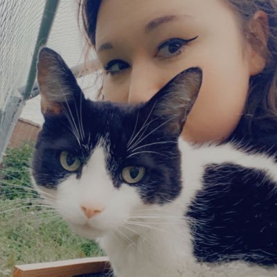 Stephanie she/her 👩🏻🎓Classicist 🏺proud vegan 🌱 | LGBT 🏳️🌈 | Cat mum🐈 | BPD