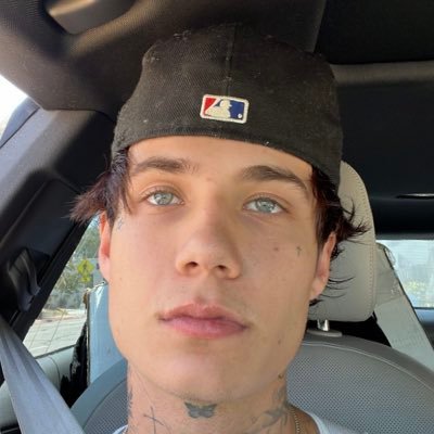 Jadenn_hossler's profile picture. jxdn 🎸 (she)