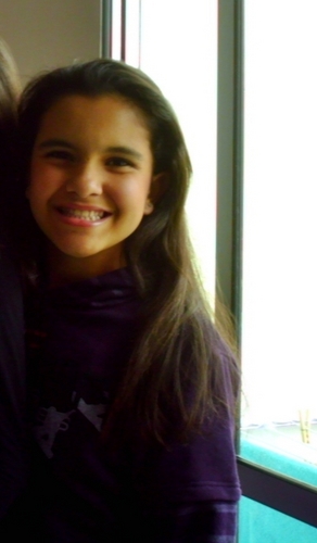 Prazer, meu nome é Larissa, tenho 13 anos e sou muito fã da @danicarvalhooo, quer me conhecer mais? 
http://t.co/aioThHGzSW