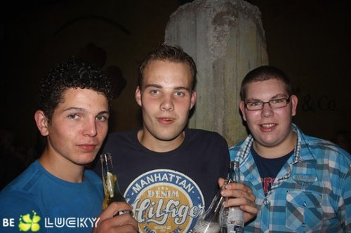 19 Jaar | Toyota Celica | Opleiding veehouderij | Relatie met Maaike | Sleutelen | Werkt bij mts Stokvis |