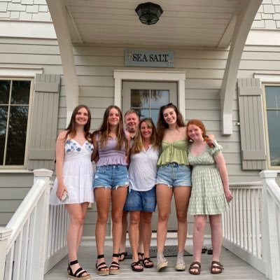 LorraineYeager4's profile picture. Love my girls, family, friends and dogs ❤️