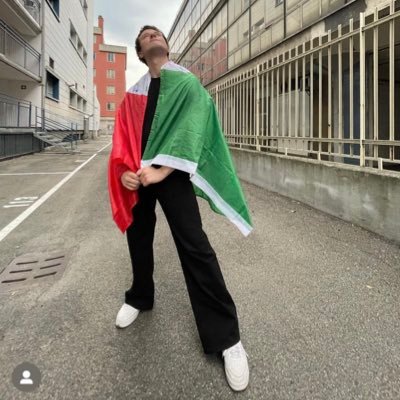 Hii, it’s Miriam here! La vostra risorsa italiana su @alecbenjamin. IG :AlecBenjaminitalia | FAN ACCOUNT