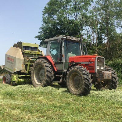 Maire ,Producteur de lait en france, passionné par mon métier . Je m'intéresse a tout ce qui touche l'agriculture