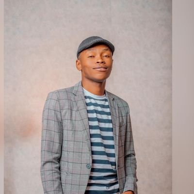 Entreprenuer.
🙏Podcaster & fashion designer💪🏾
❤️❤️❤️❤️🏕️
Link in bio for my interesting podcast.