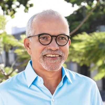 Pai de Maurício, avô de Julieta, esposo de Danusa, prefeito de Aracaju e presidente da Frente Nacional de Prefeitos