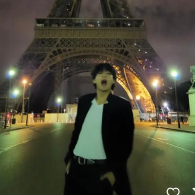 she/her | espanglish | I post very little art because I’m a dead inside med student army that never finishes pieces, bare with me | I rt BTS 24/7 tho