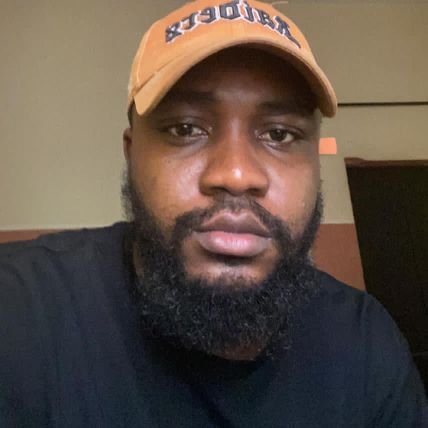 r_parcino's profile picture. Entertainment International Entertainment