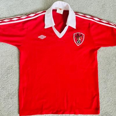 A comprehensive look at Bristol City shirts through the years. Please DM if you’re looking to sell any city shirts or want any further information.
