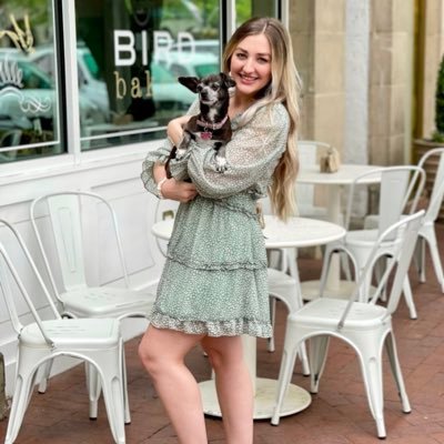 Tech, coffee, and wine kind of gal!