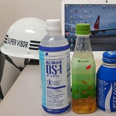 🌼 秋はコスモスの季節. 私は共産主義をとても嫌がり、民主主義を信奉する。左派と現政権は必ず国民の審判を受けなければならない。それが真理であり、歴史を正す正しい道だ