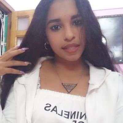 Púes me gusta bailar divertirme salir y hacer locuras