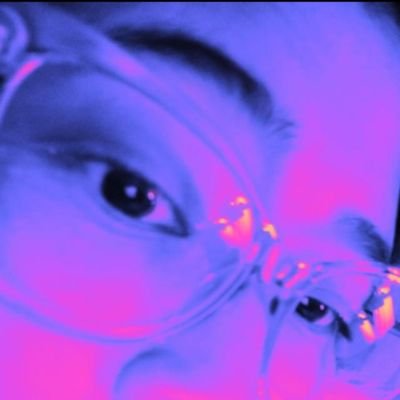 YenyParody's profile picture. Ingeniera administradora UN. 
Aquí política, fotografía, cine 🔥 Cumbia, Bad Bunny y Diomedez Díaz.

Maestría en Conflictos, Paces y DDHH @UdeA