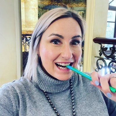 BronMay's profile picture. Passionately curious about people & life’s complexities 🌸