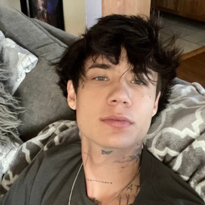 jxdnfrance's profile picture. he save me