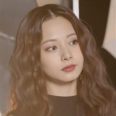 RubiWizOnce's profile picture. “let’s go up high to the end of the blue sky”