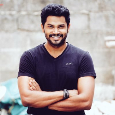 Actor 🎭🎬🎥
👨🏻💼 Marketing Head @letsfameapp
👉🏻 Former CMO @24amstudios
🧑🏻💻 Marketer | 🐶Pet Lover
👉🏻IMDB: https://t.co/VcduEz8fnf